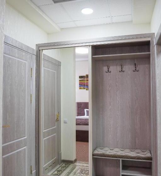 اتاق استاندارد, Level