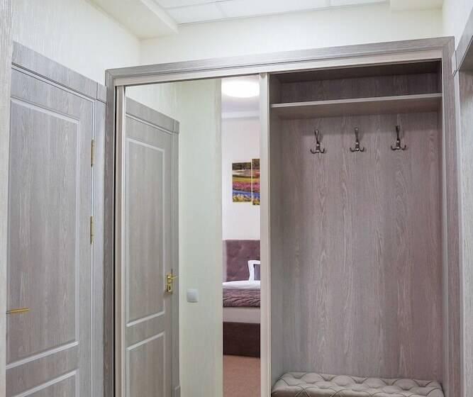 اتاق استاندارد, Level