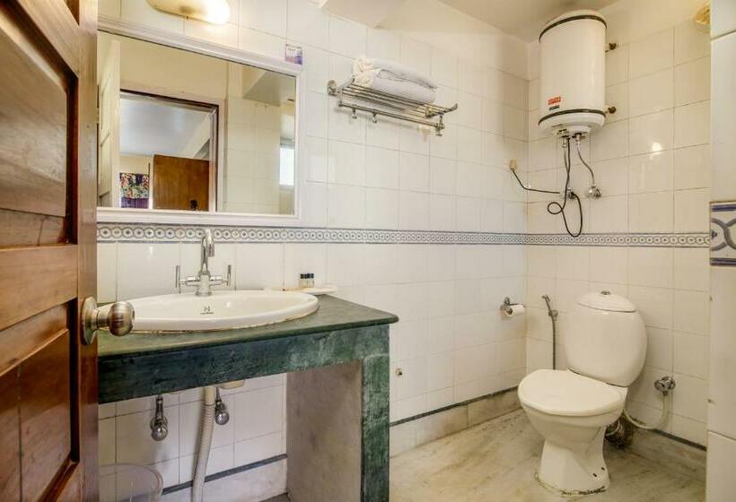 اتاق لوکس, Muscatel Himalayan Resort   400 Mts From Mall Road