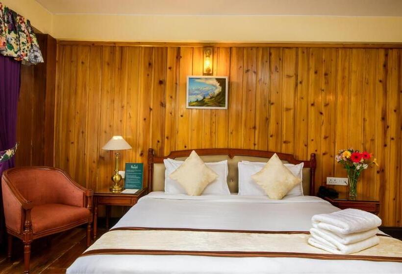 اتاق لوکس, Muscatel Himalayan Resort   400 Mts From Mall Road