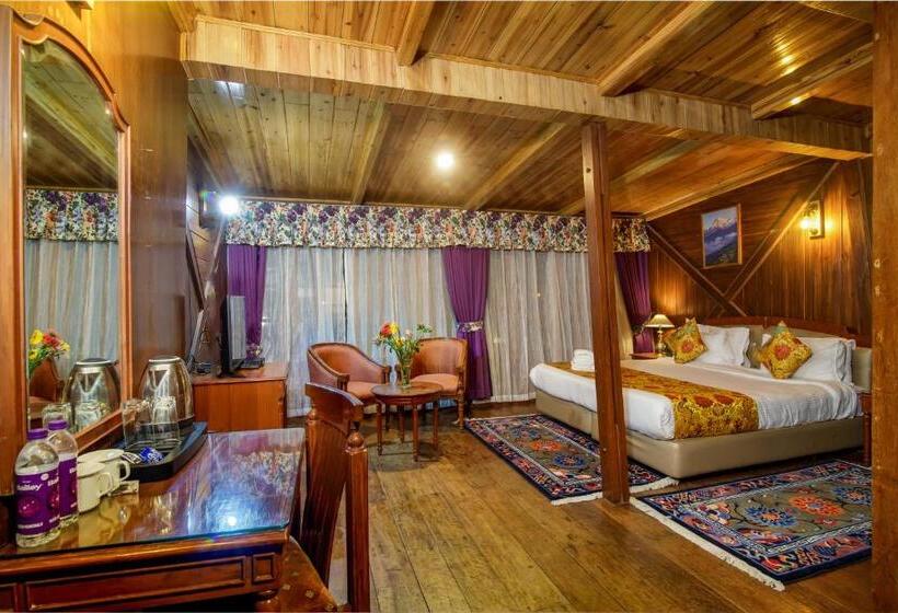 سوییت, Muscatel Himalayan Resort   400 Mts From Mall Road