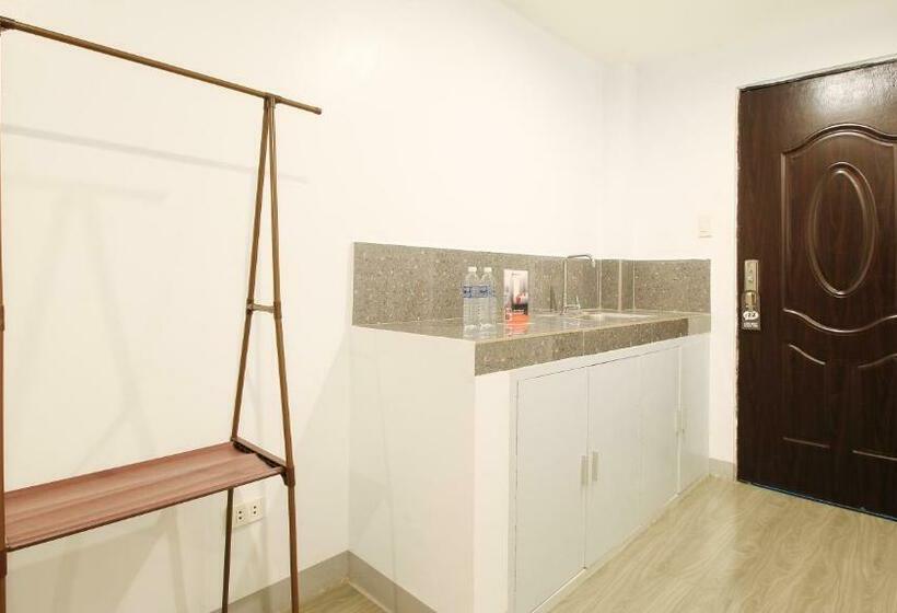 Номер Deluxe, Reddoorz Near Zobel Roxas St