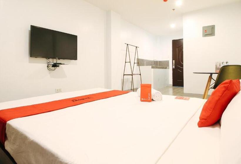 Номер Deluxe, Reddoorz Near Zobel Roxas St