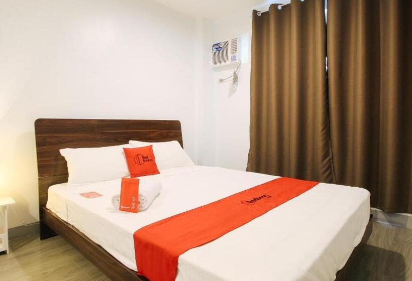 Номер Deluxe, Reddoorz Near Zobel Roxas St