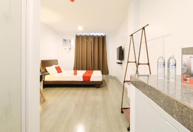 Номер Deluxe, Reddoorz Near Zobel Roxas St
