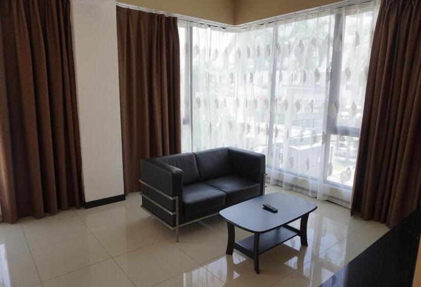 חדר משפחתי דלוקס, Scott Service Suites