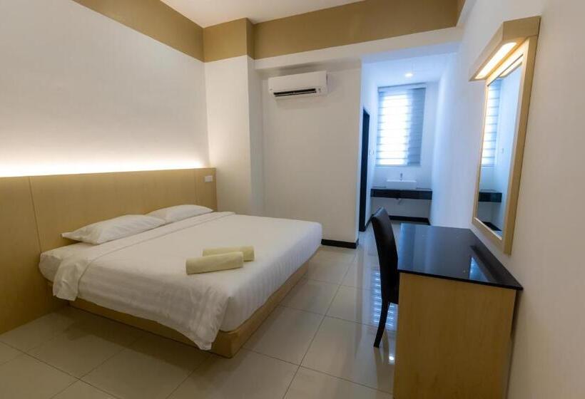 家庭间, Scott Service Suites
