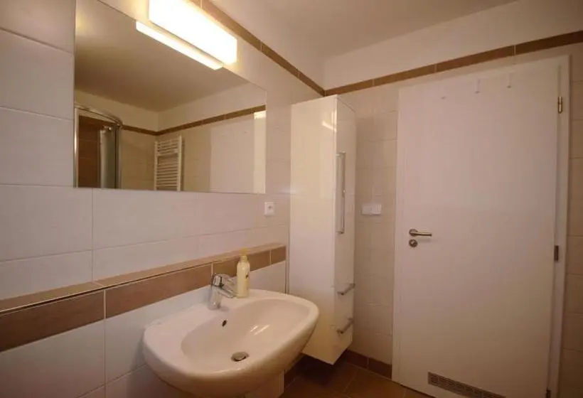 استودیوی سوپریور, Apartmány Viva Třeboň