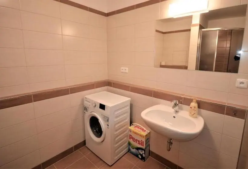 استودیوی سوپریور, Apartmány Viva Třeboň