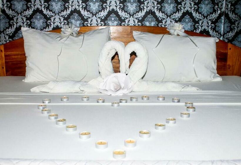 小型套房, Ganiela