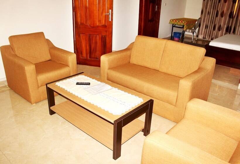 小型套房, Ganiela