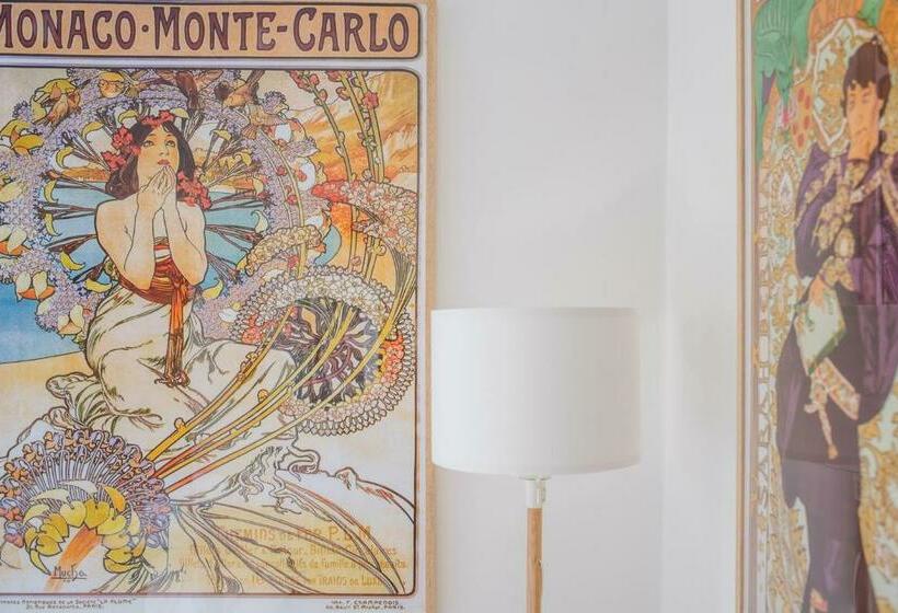 标准间带阳台, Naro Suites And Rooms