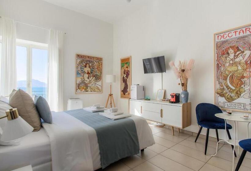 اتاق استاندارد با بالکن, Naro Suites And Rooms