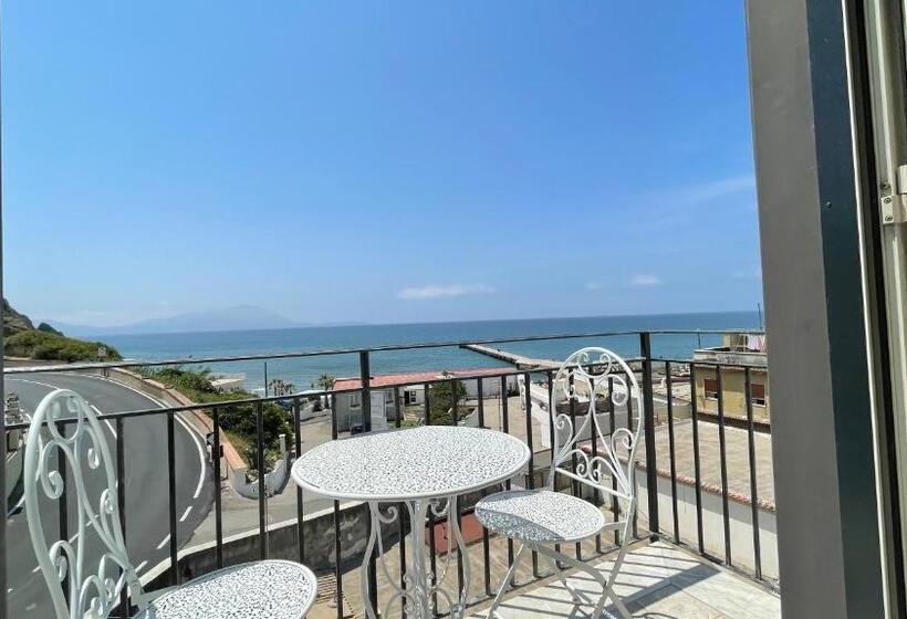 小型套房带海景, Naro Suites And Rooms