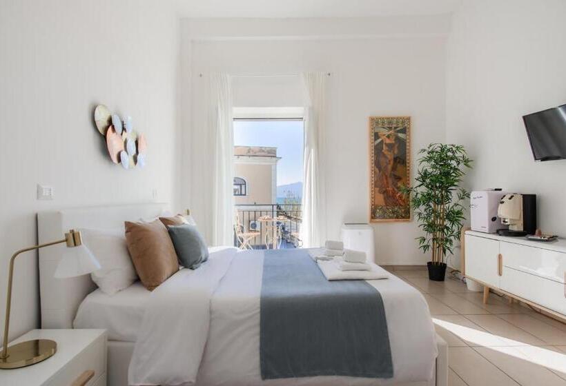 اتاق استاندارد با بالکن, Naro Suites And Rooms