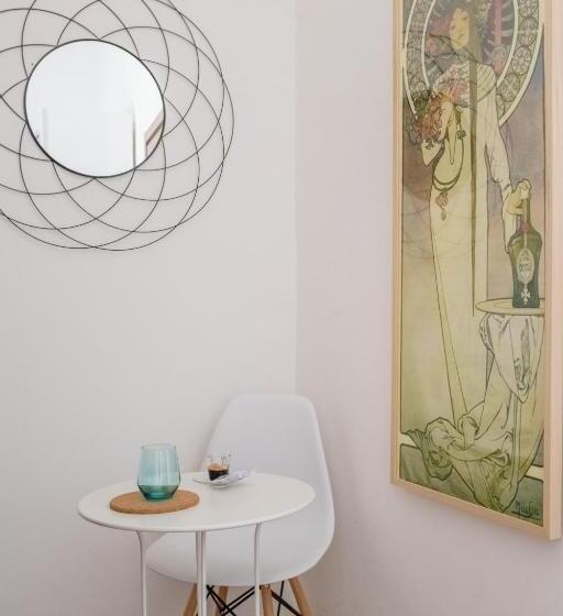 Номер Deluxe Вид на Море, Naro Suites And Rooms