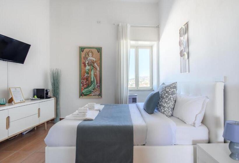 اتاق لوکس با چشم‌انداز دریا, Naro Suites And Rooms