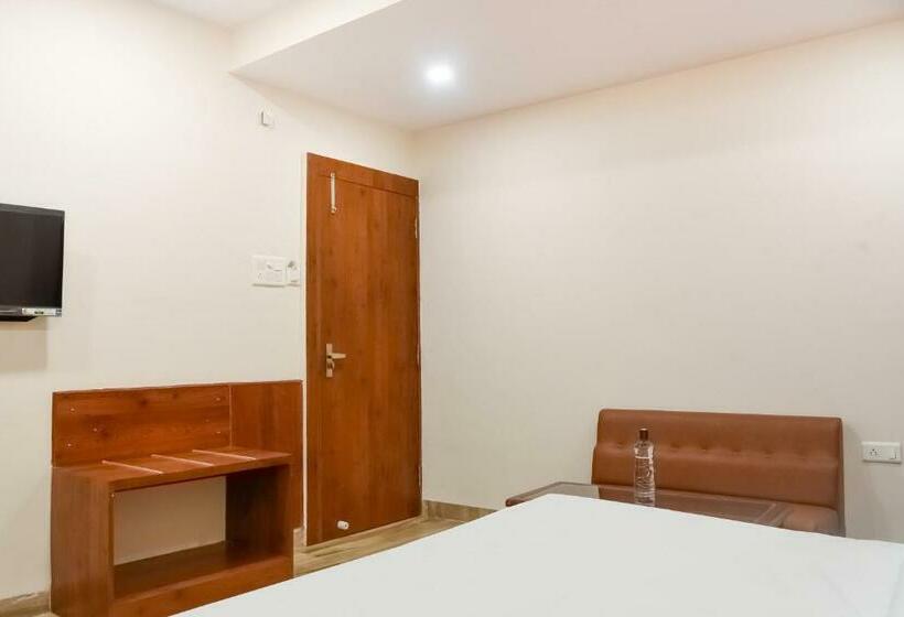 غرفة كلاسيكية ثلاثية, Collection O 78427 Hotel Raj Regent