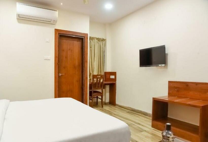 غرفة كلاسيكية ثلاثية, Collection O 78427 Hotel Raj Regent