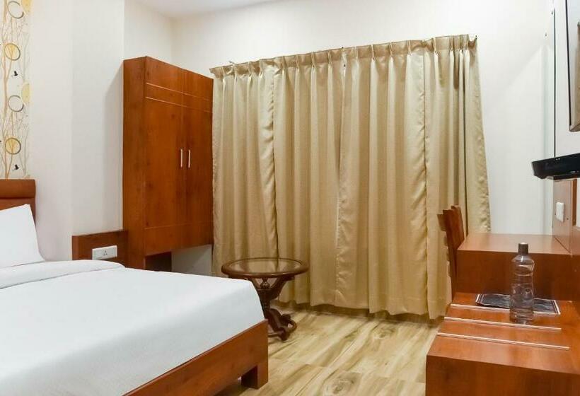 غرفة كلاسيكية ثلاثية, Collection O 78427 Hotel Raj Regent