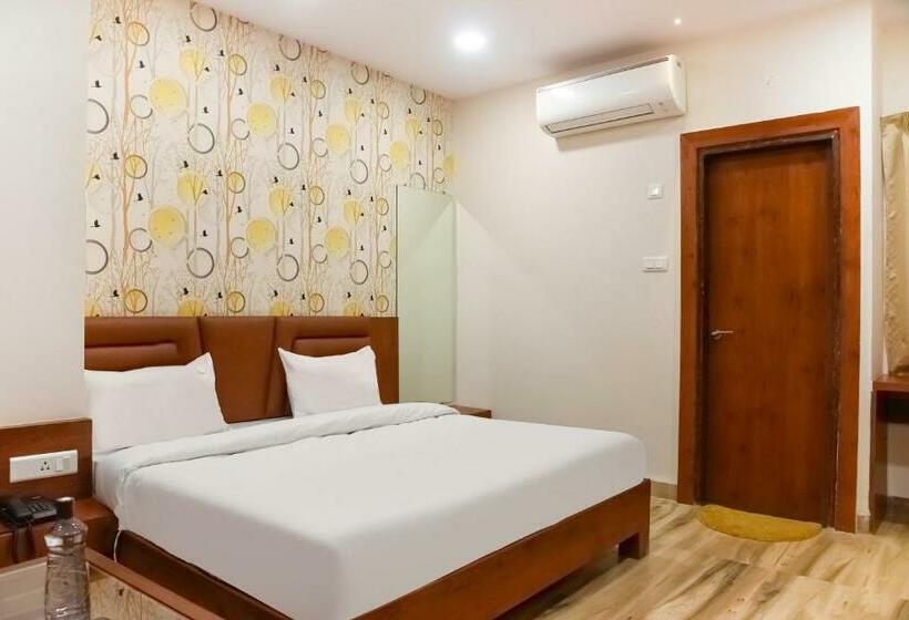 غرفة كلاسيكية ثلاثية, Collection O 78427 Hotel Raj Regent