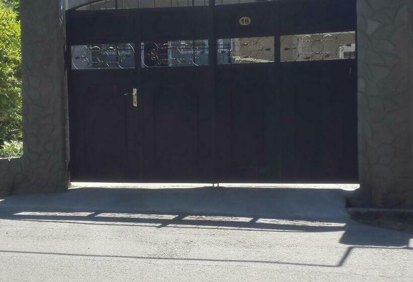 اتاق اکونومی, Guest House Imeda