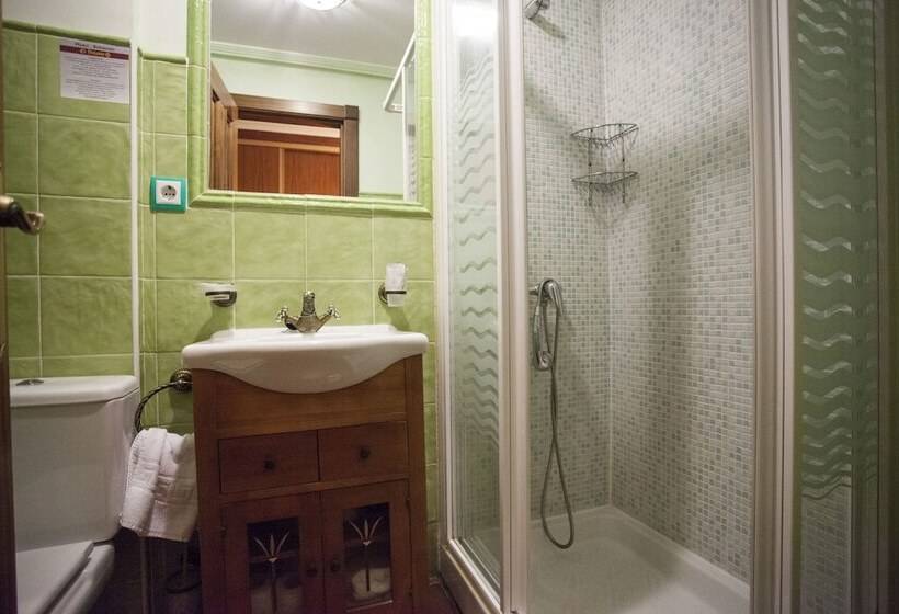 标准间带双人床, El Volante