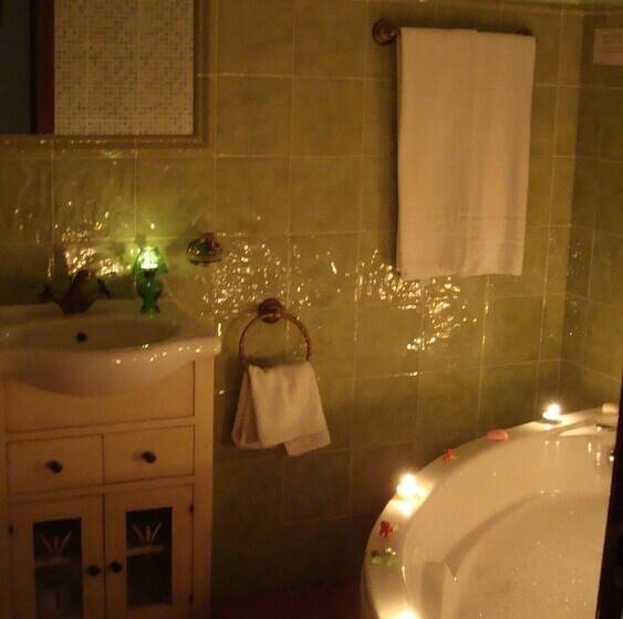 带按摩浴盆的套房, El Volante