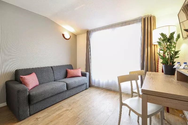اتاق استاندارد با تخت بزرگ, Americas Best Value Inn And Suites Bush International Airport