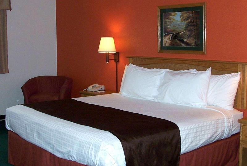 غرفة قياسية سرير كينج, Americinn By Wyndham Garden City