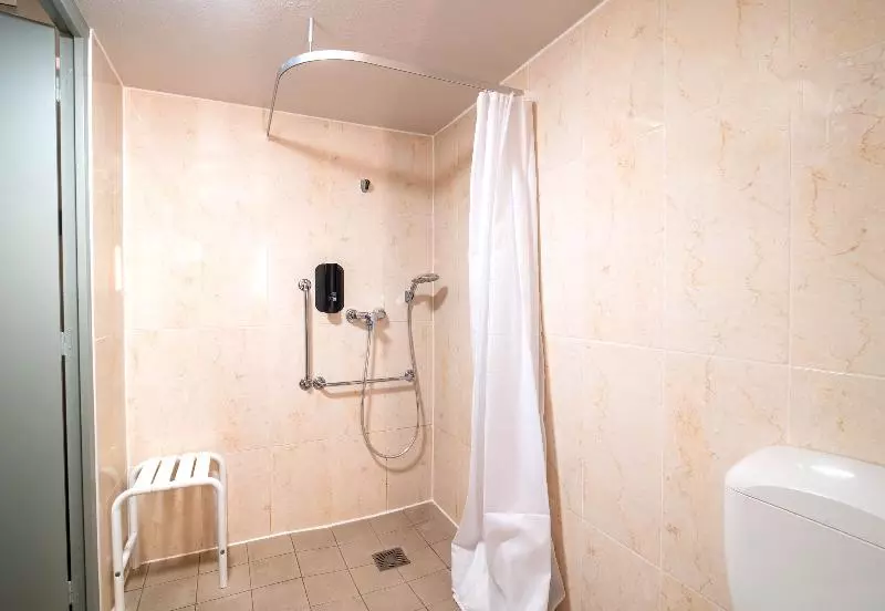 سوئیت برای معلولان, Americinn By Wyndham Garden City