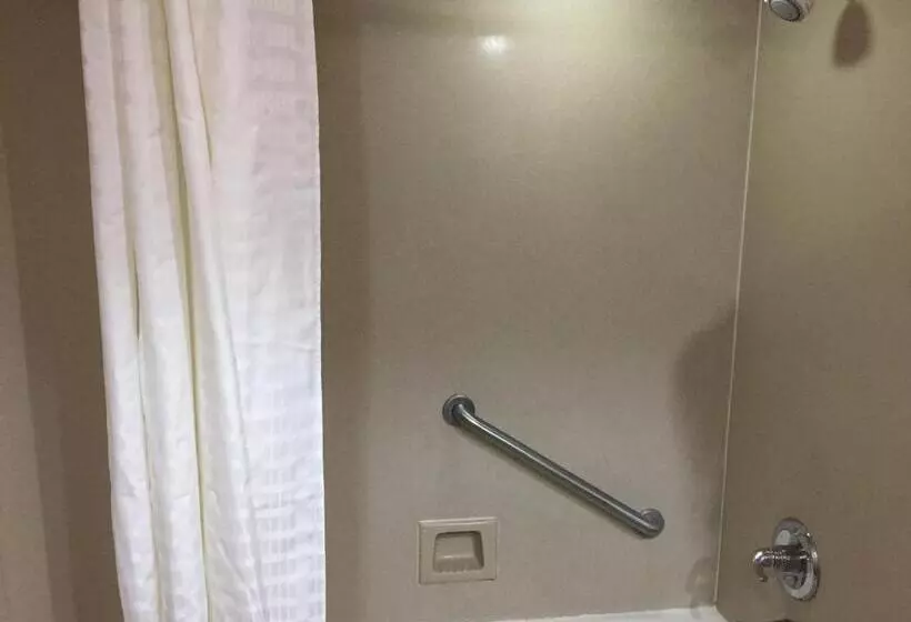 キングサイズベッドのスイートルーム, Quality Inn Jacksonville   Orange Park Near Naval Air Station