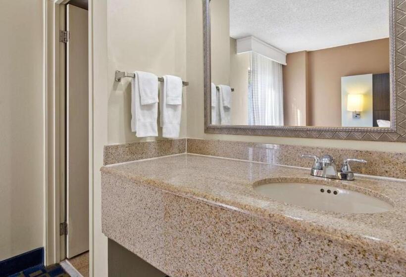 Люкс, Quality Inn Jacksonville   Orange Park Near Naval Air Station