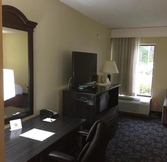 غرفة قياسية سرير كينج لذوى الإحتياجات الخاصة, Quality Inn Jacksonville   Orange Park Near Naval Air Station