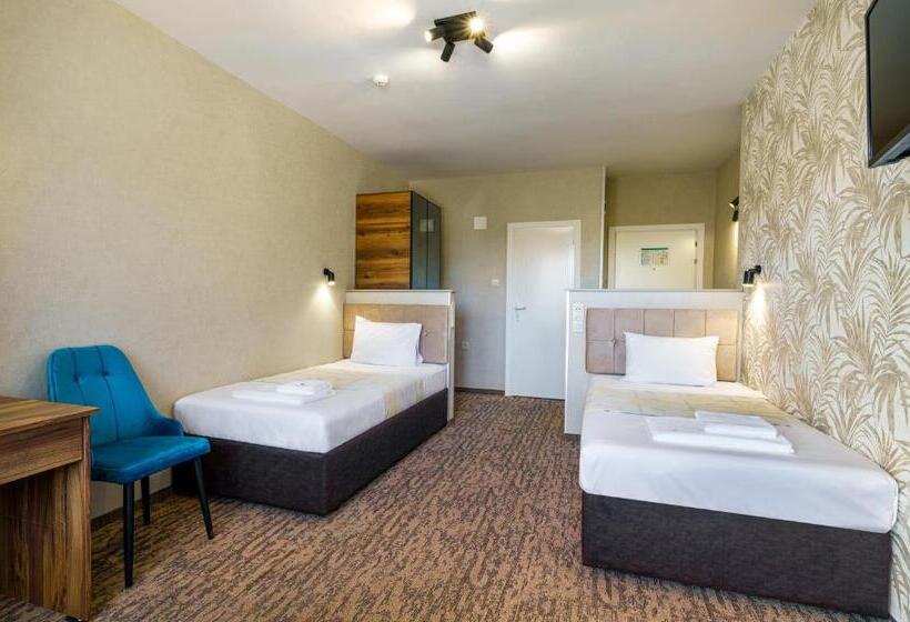 标准间, Bistra & Galina