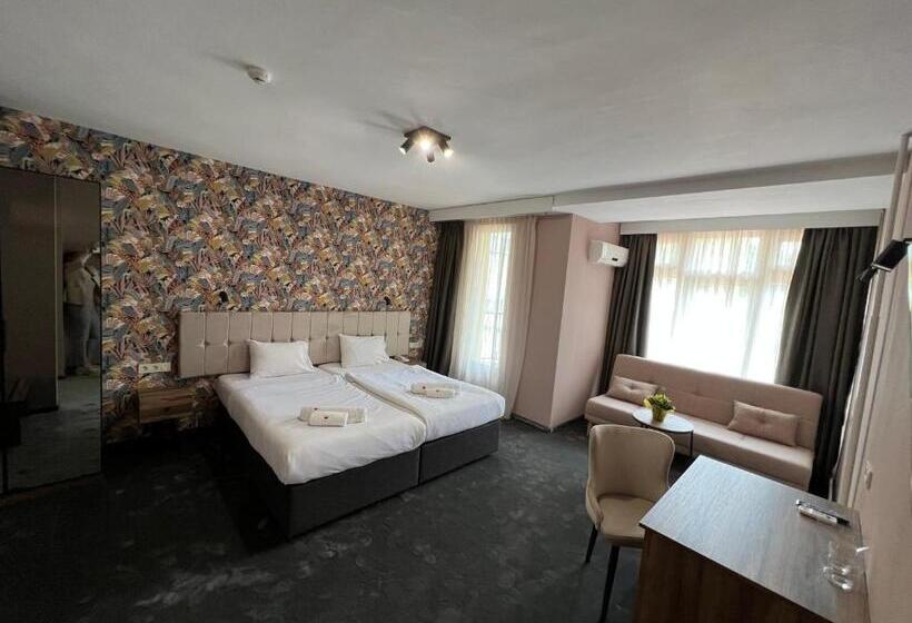 带阳台的豪华间, Bistra & Galina