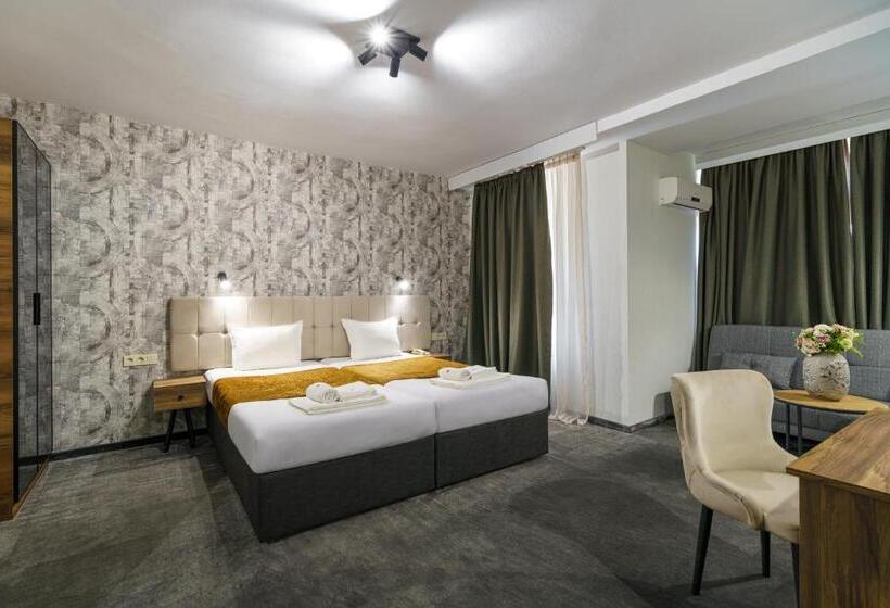 带阳台的豪华间, Bistra & Galina