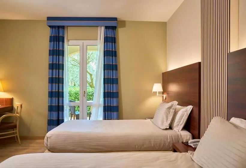 スタンダードトリプルルーム, Delfina Palace