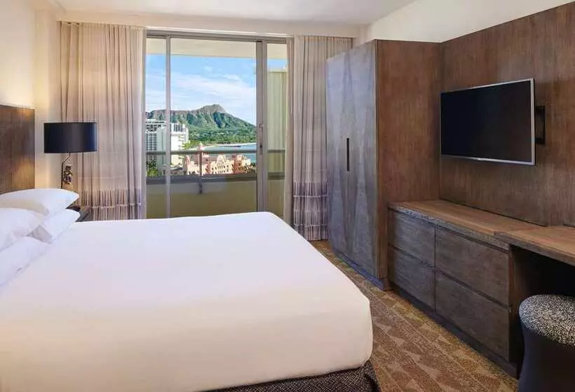 キングサイズベッドのスイートルーム, Embassy Suites By Hilton Waikiki Beach Walk