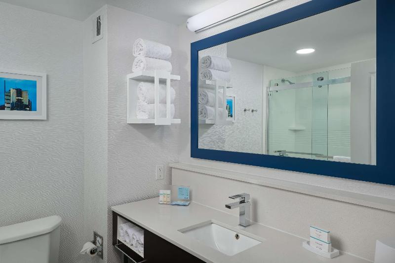 غرفة قياسية سرير كينج, Hampton Inn Bartlesville