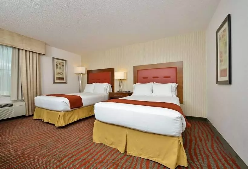 ２ダブルベッドのスタンダードルーム, Holiday Inn Express Boston Milford, An Ihg