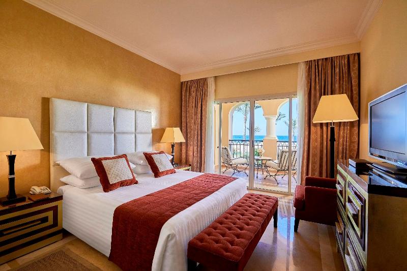 سوییت اجرایی, Jaz Almaza Beach Resort, Almaza Bay