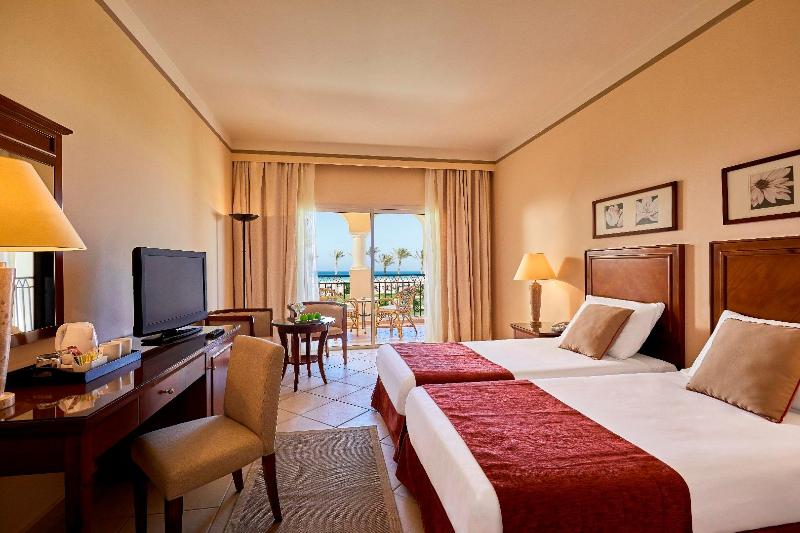 اتاق سوپریور با چشمانداز جانبی دریا, Jaz Almaza Beach Resort, Almaza Bay