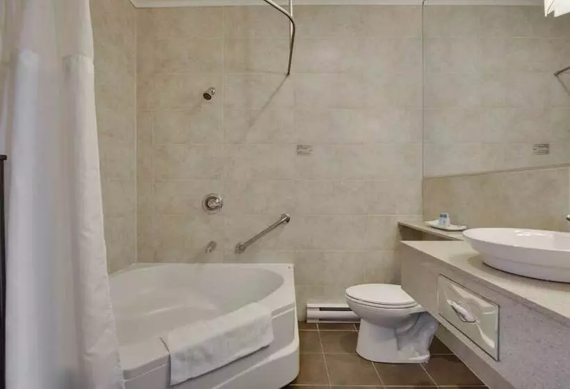 سوئیت با چشم‌انداز رودخانه, Hôtel Et Pavillons Le Petit Manoir Du Casino