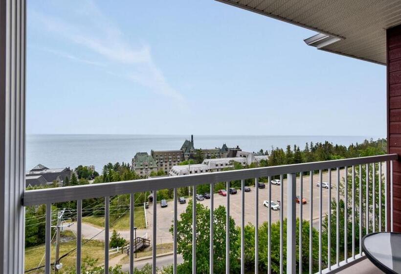 Номер Superior Кровать Кинг, Hôtel Et Pavillons Le Petit Manoir Du Casino