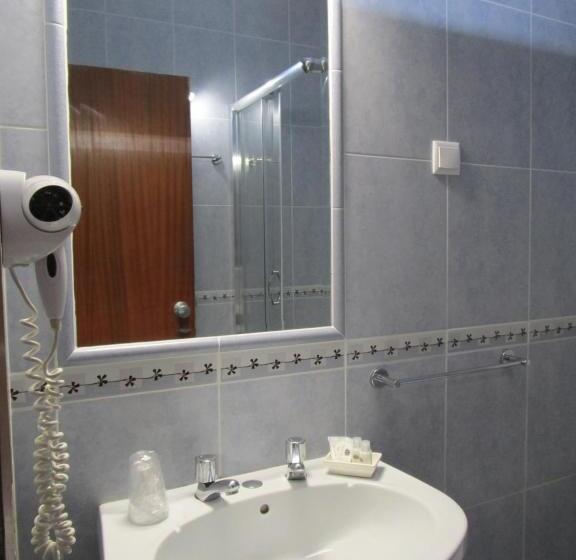 高级大房间, Louro