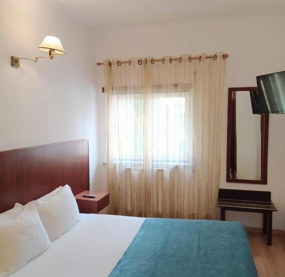 高级大房间, Louro