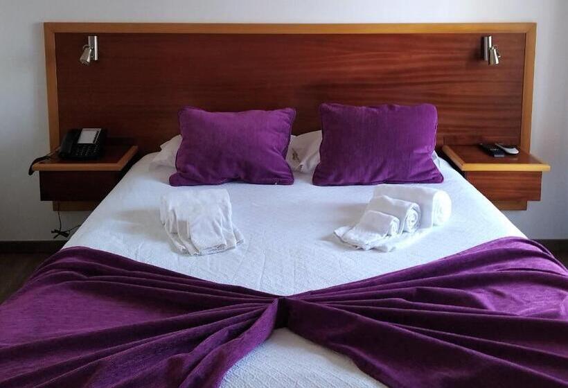 高级大房间, Louro