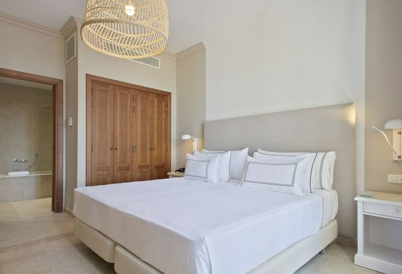 ジュニアスイート, Melia Villaitana