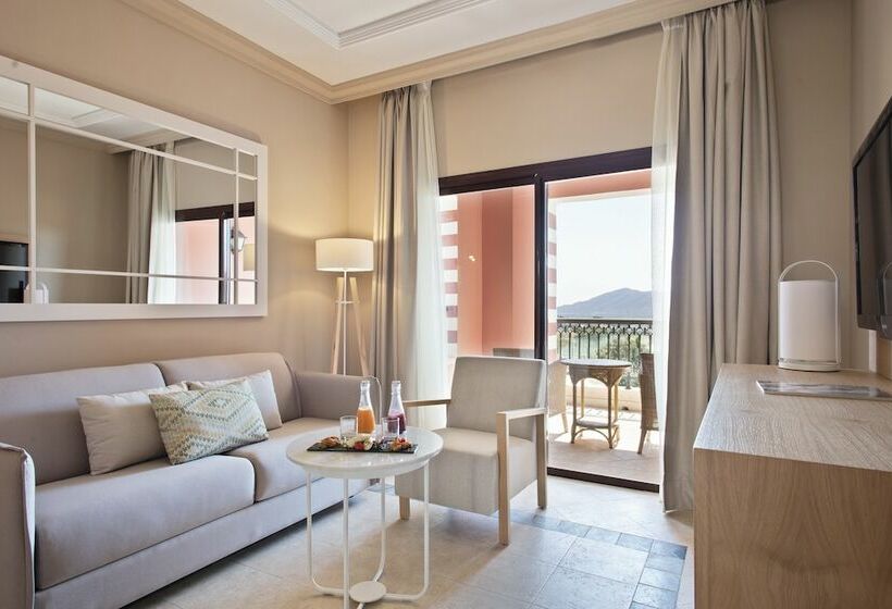 سوییت جونیور, Melia Villaitana